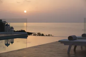 Protaras Beachfront Villa Blue Waves - Image 3