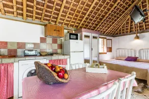 Casa La Castañuela: Shared Pool, Private Terrace & Wi-Fi in El Palmar - Image 5