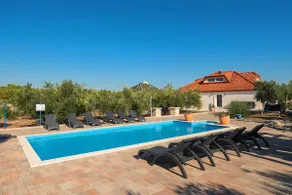 Villa Red Hacienda with Pool - Image 2