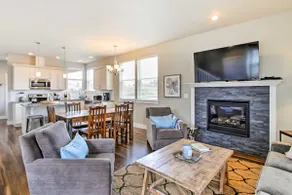 Walk to Beach: Ocean Shores House w/ Fireplace - Image 5