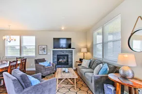 Walk to Beach: Ocean Shores House w/ Fireplace - Image 3