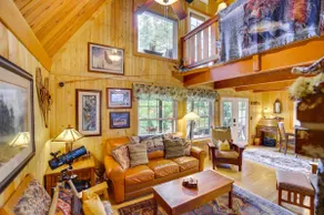 Owls Nest Gold Bar Cabin with Hot Tub and Fireplace - Image 5