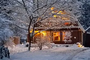 Owls Nest Gold Bar Cabin with Hot Tub and Fireplace - Image 3