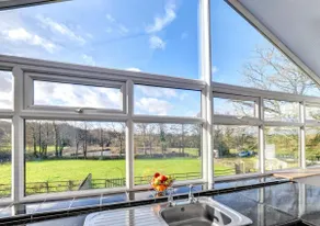 2 Bed in Cardiff oc-45394 - Image 2
