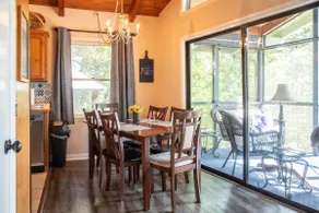 Cozy Cottage, Lake view, Pet friendly, FIBER WIFI! - Image 5