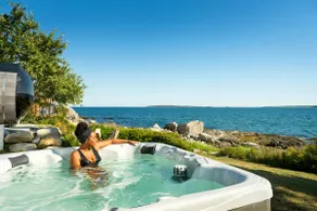 Cosy Oceanfront Cottage - Hot Tub  and Sauna - Image 3