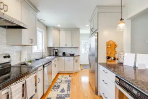 Pawcatuck Riverfront Home w / Yard - Mins to Beach! - Image 4