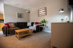 Mycroft 2 bed apartment - Image 2