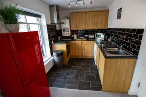 Mycroft 2 bed apartment - Image 5