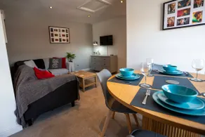 Mycroft 2 bed apartment - Image 4