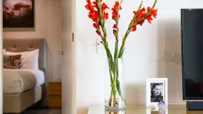 Modern + Spacious 2bd/2bath - Stunning City Views! - Image 3