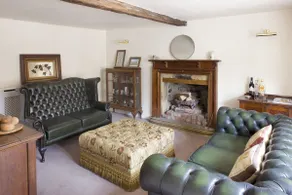 Morton House Masham - 7 brm Farmhouse with private courtyard and Stable Block accommodation sleeps 2-14 Flexible pricing for every group size - Image 4