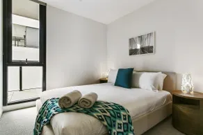 Premier One Bedroom Apartment - Image 5