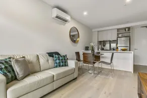 Premier One Bedroom Apartment - Image 4