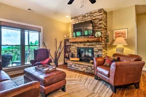 Ideal Center Hill Lake Condo 3 min till Marina! - Image 3