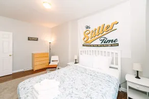 Pittsburgh's Sports Suite- FREE driveway Parking - Image 3