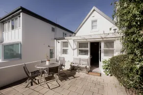Kelly Street Cottage in Historic Battery Point - Image 5