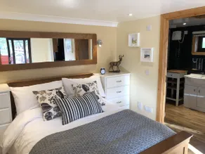 The Wee Ludging - A Cosy Riverside Cottage for Two - Image 3