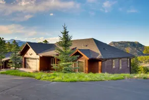 Lake & Mountain Views: Stunning Estes Park Home! - Image 3