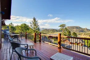 Lake & Mountain Views: Stunning Estes Park Home! - Image 2