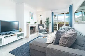 Sat2 - Modern 2 Bedroom Apartment With Ocean View - Image 2