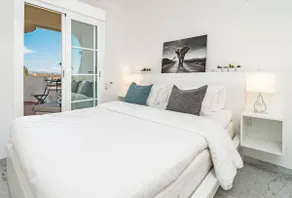 Sat2 - Modern 2 Bedroom Apartment With Ocean View - Image 4