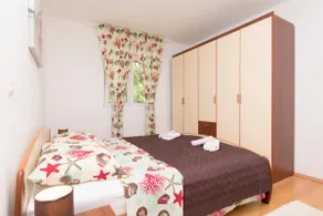 Apartments Petea Omis - Image 4