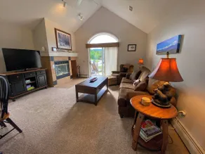 F5 Renovated home on golf course in Bretton Woods AC - Image 2