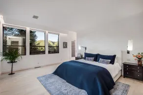 Modernes Baumhaus - einzigartiges zeitgenössisches Haus im Wald, Whirlpool, Kamin, Spielzimmer - Image 4
