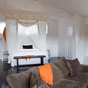 Blue Cliffs Retreat - Image 4