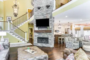 Upscale Gem w/ 2 Boat Slips on Greers Ferry Lake - Image 4