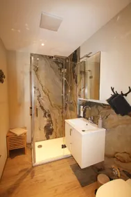 Apartment-Deluxe-Ensuite - Image 5