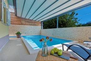 Villa Le Lu i Žrnovnica; Udestående villa med poolen - Image 2