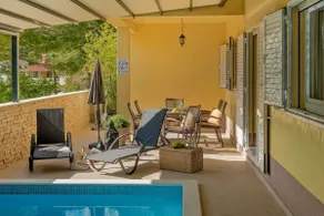 Villa Le Lu i Žrnovnica; Udestående villa med poolen - Image 4