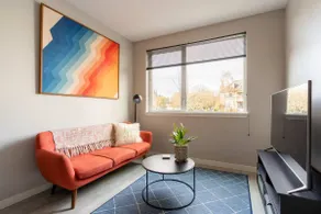 Hip 1BR • Retro-Modern Vibes • Prime SE Spot - Image 2