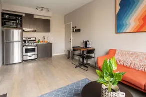 Hip 1BR • Retro-Modern Vibes • Prime SE Spot - Image 5
