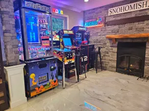 Mountain View Estate Forest Hot Tub Full Arcade - Image 3