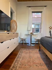 Walk-able Portland Studio - Image 5