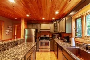 3BR, 2BA Luxury Cabin auf Beech Mountain, Whirlpool, in der Nähe von Beech Mountain Ski Resort - Image 4