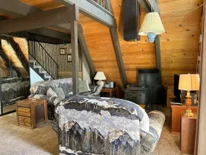 Lodgepole Chalet 3 Bedroom Home by RedAwning - Image 2