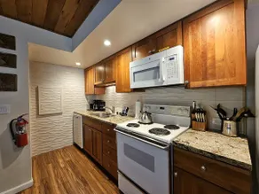 Cartwright Corner Condo townhouse - Image 4
