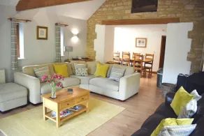 5* Gold Award Barn Conversion at the Heart of The Cotswolds - Image 4