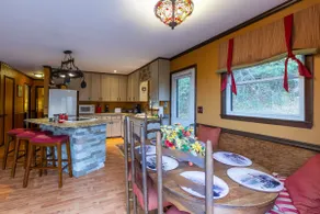 Tree Tops - Mountain home with view and a hot tub! - Image 2