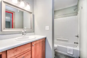 1BR with 2 beds and a kitchen on the 2nd floor - Image 5