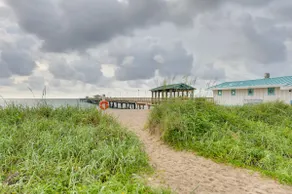 Ft Lauderdale Area Condo - Walk to Beach & Shops! - Image 2