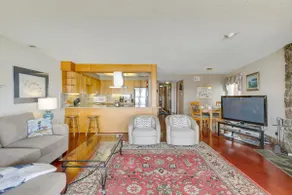 NEU! Resort Condo mit Patio-Schritten zum Lincoln Beach! - Image 5