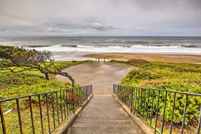 NEU! Resort Condo mit Patio-Schritten zum Lincoln Beach! - Image 2