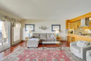 NEU! Resort Condo mit Patio-Schritten zum Lincoln Beach! - Image 4