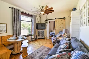 Walk to Dtwn Shops & Eats: Sturgeon Bay Retreat - Image 2