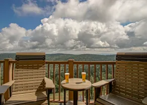 Soaring Eagle #404: 3 bedroom 2 bath Corner Penthouse - Image 4
